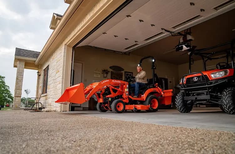 Low Clearance ROPS for Easy Storage Low Clearance ROPS for Easy Storage